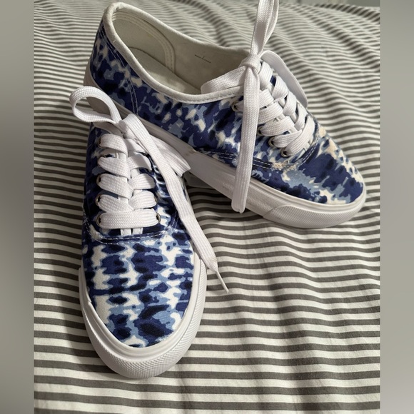 CUSHION WALK BY AVON SIZE 7  BLUE ANE WHITE DIE-DYE SNEAKERS,X-TRA CUSHIONY - Picture 3 of 7